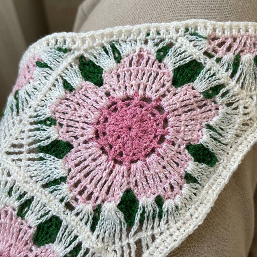Dairesel Çiçek Desenli Örgü Bandana | Vintage Tarz - B016